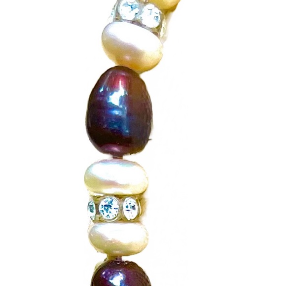 Pearl Necklace - Picture 2 of 7